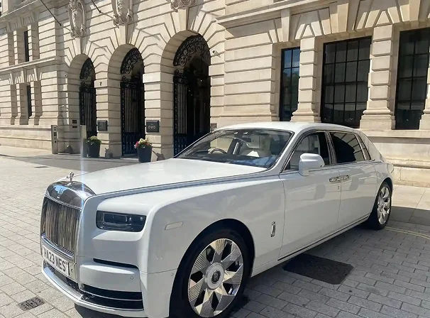 Rolls Royce chauffeur UK ultra-luxury vehicle for private travel